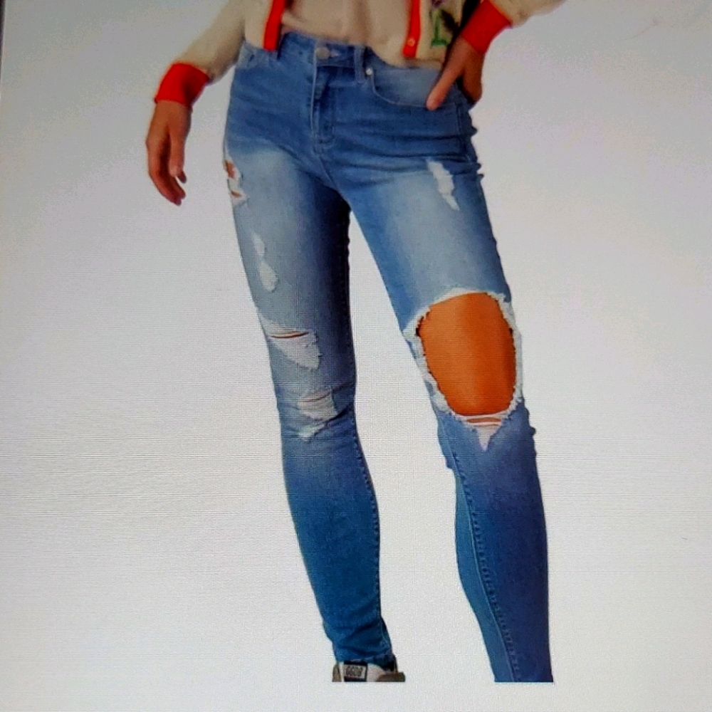 High rise Destructed skinny jeans 👖